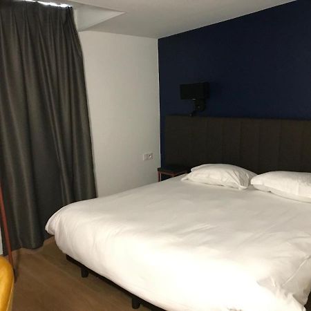 Hotel Amaya Ambares-et-Lagrave Ngoại thất bức ảnh