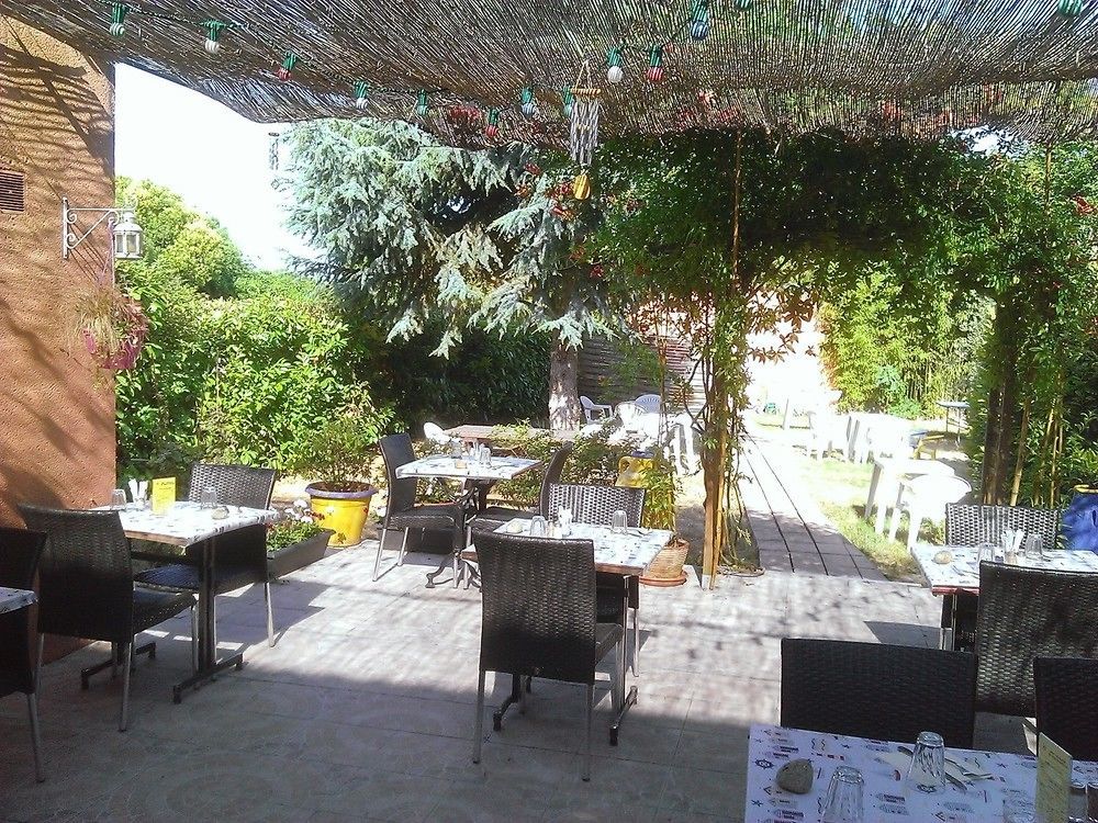 Hotel Amaya Ambares-et-Lagrave Ngoại thất bức ảnh
